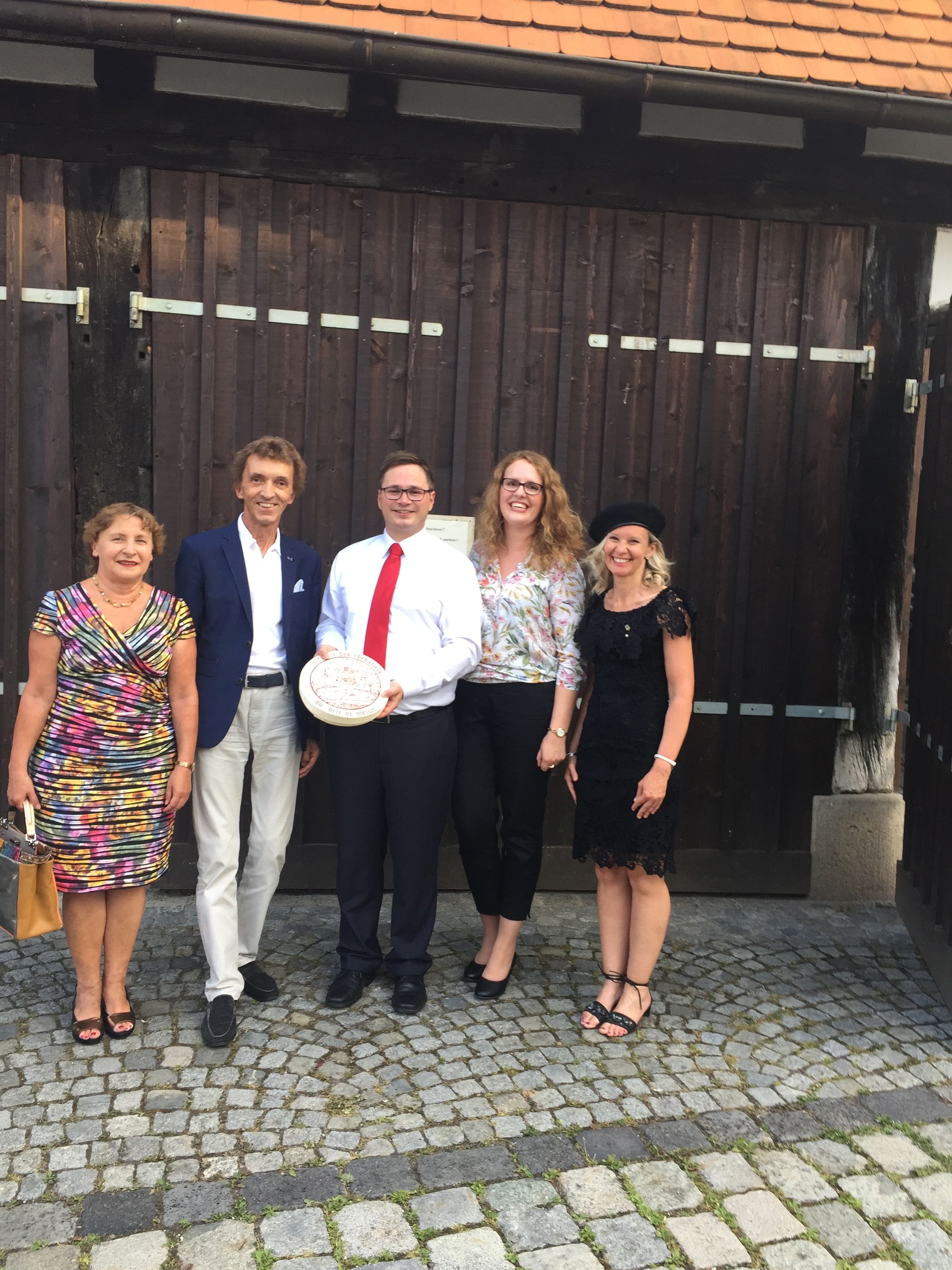 Monsieur le Maire de Stuttgart-Vaihingen Kai Munganest et Chrystelle Marosz-Collet Monsieur le Maire de Stuttgart-Vaihingen Kai Munganest et Chrystelle Marosz-Collet